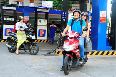 Mua hàng ở FPT Shop sẽ được tặng xăng